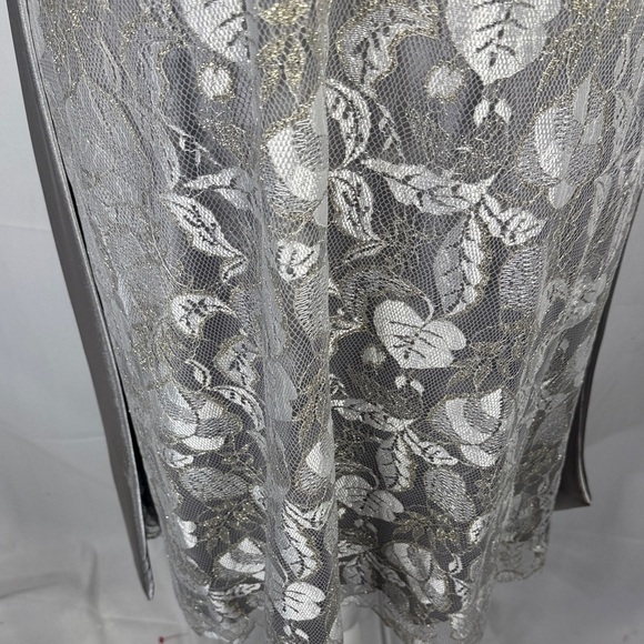 BARI JAY PETITE SILVER FLORAL LACE HALTER DRESS SZ 4 - Picture 6 of 11